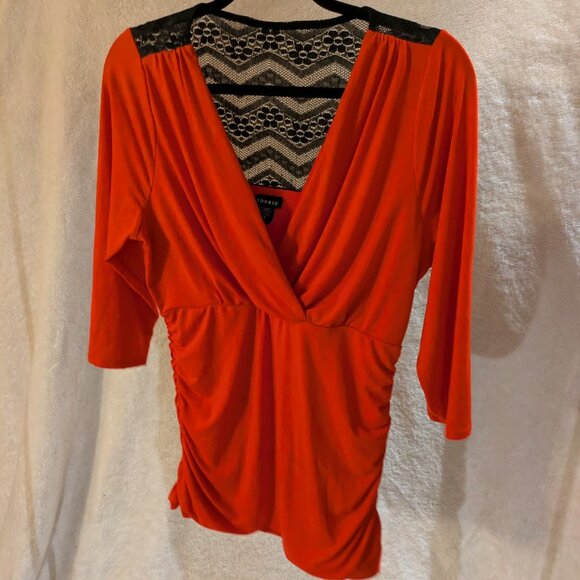 Torrid plus size 0 red long sleeve and black lace top - Picture 1 of 7